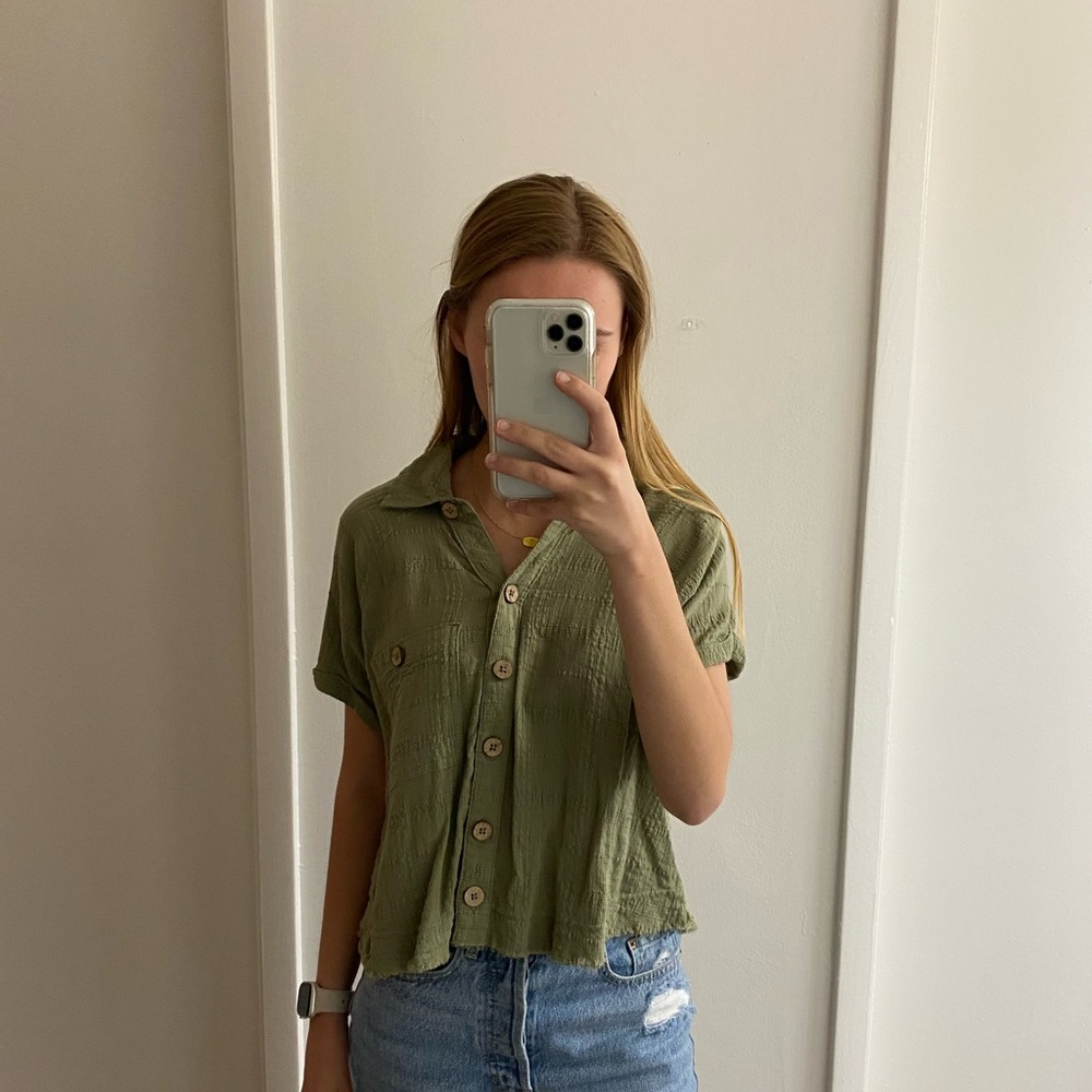Aeropostale green button down XS